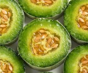 赞美吃瓜的视频,跟随视频领略美食的魅力