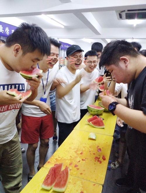 吃瓜老师上课,轻松学习新体验